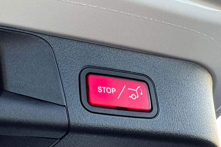 Hvid Mercedes EQB250+ fra 2024