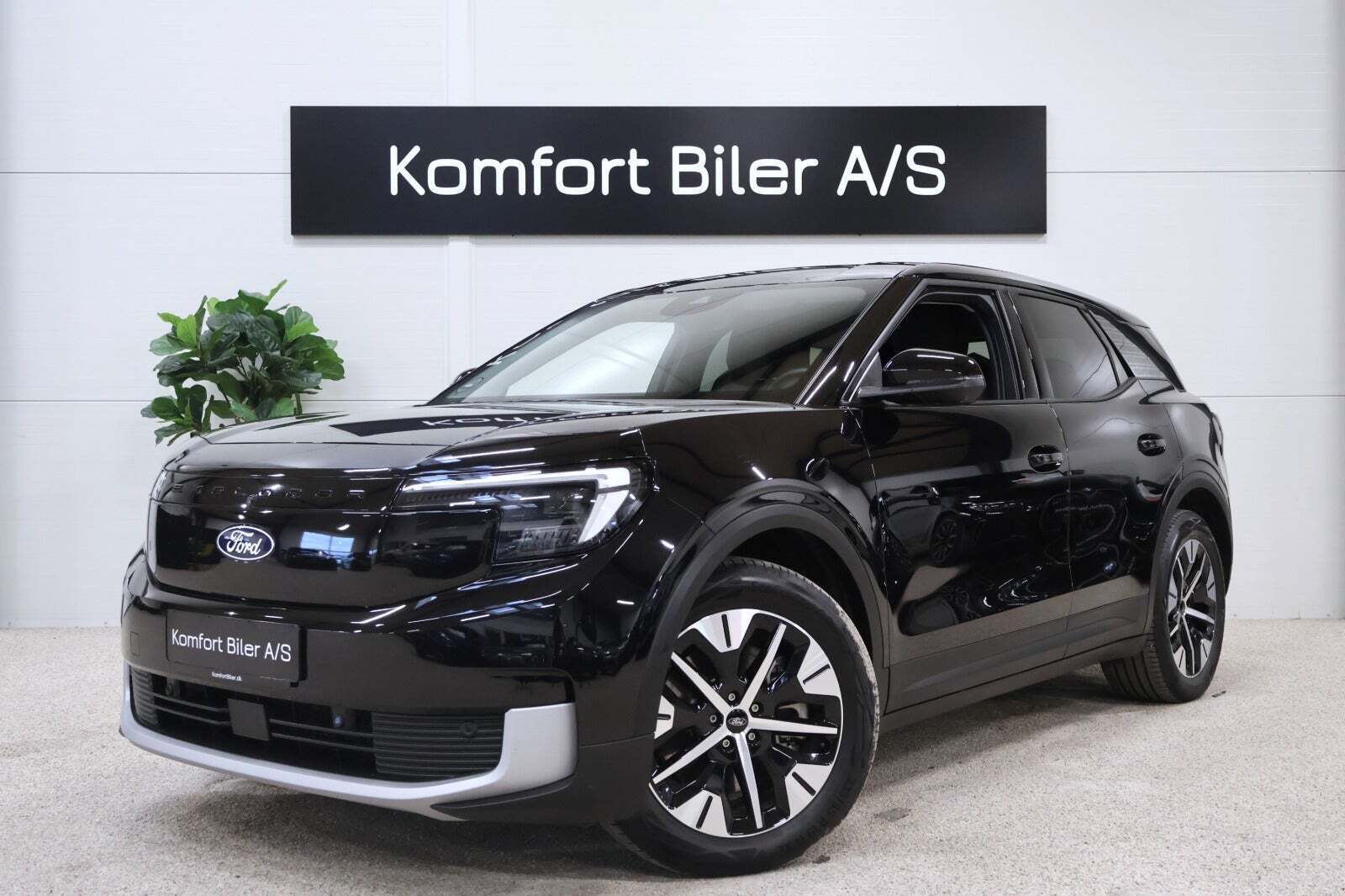 Ford Explorer 82 Select Extended Range