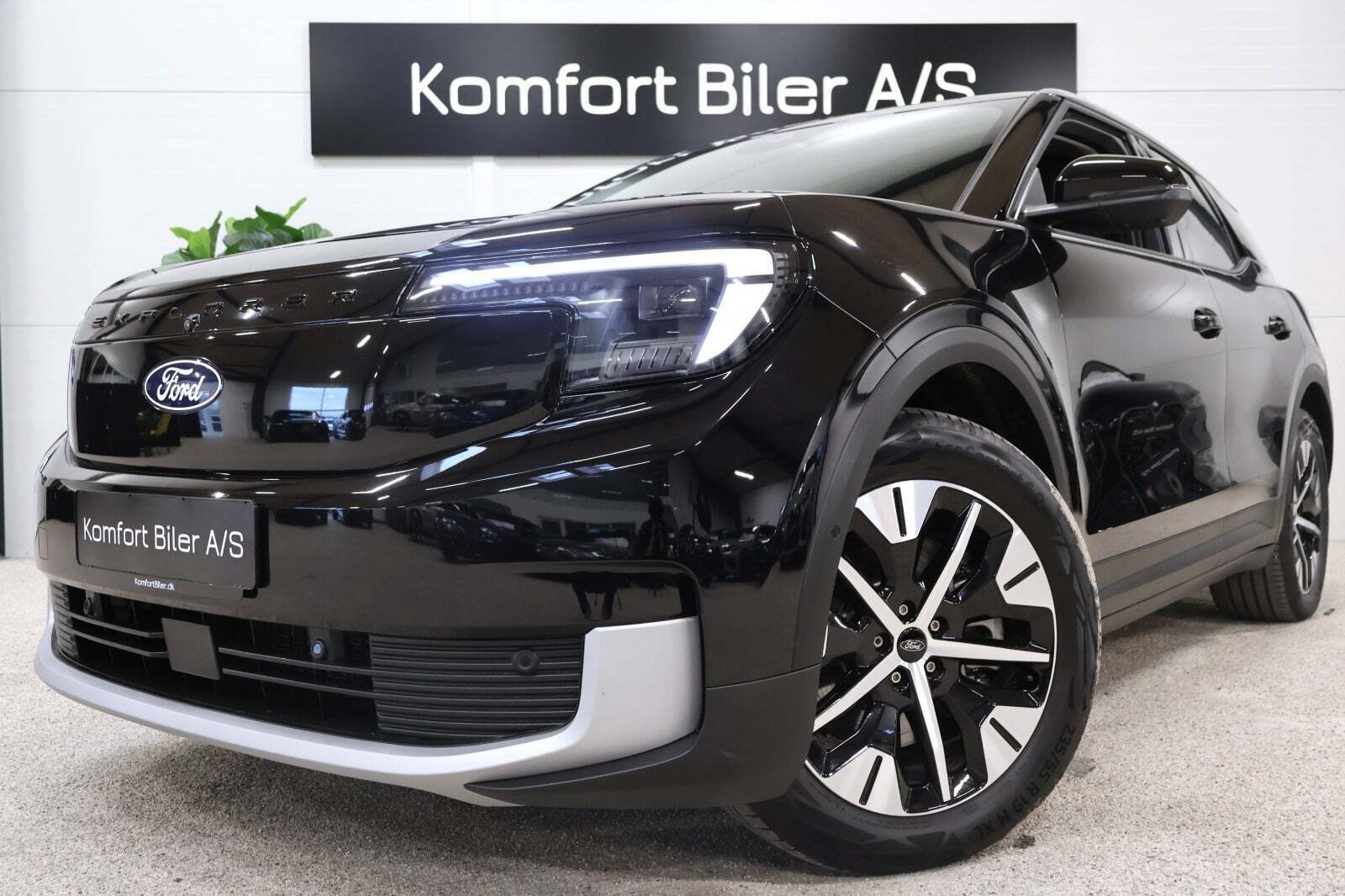 Ford Explorer 82 Select Extended Range