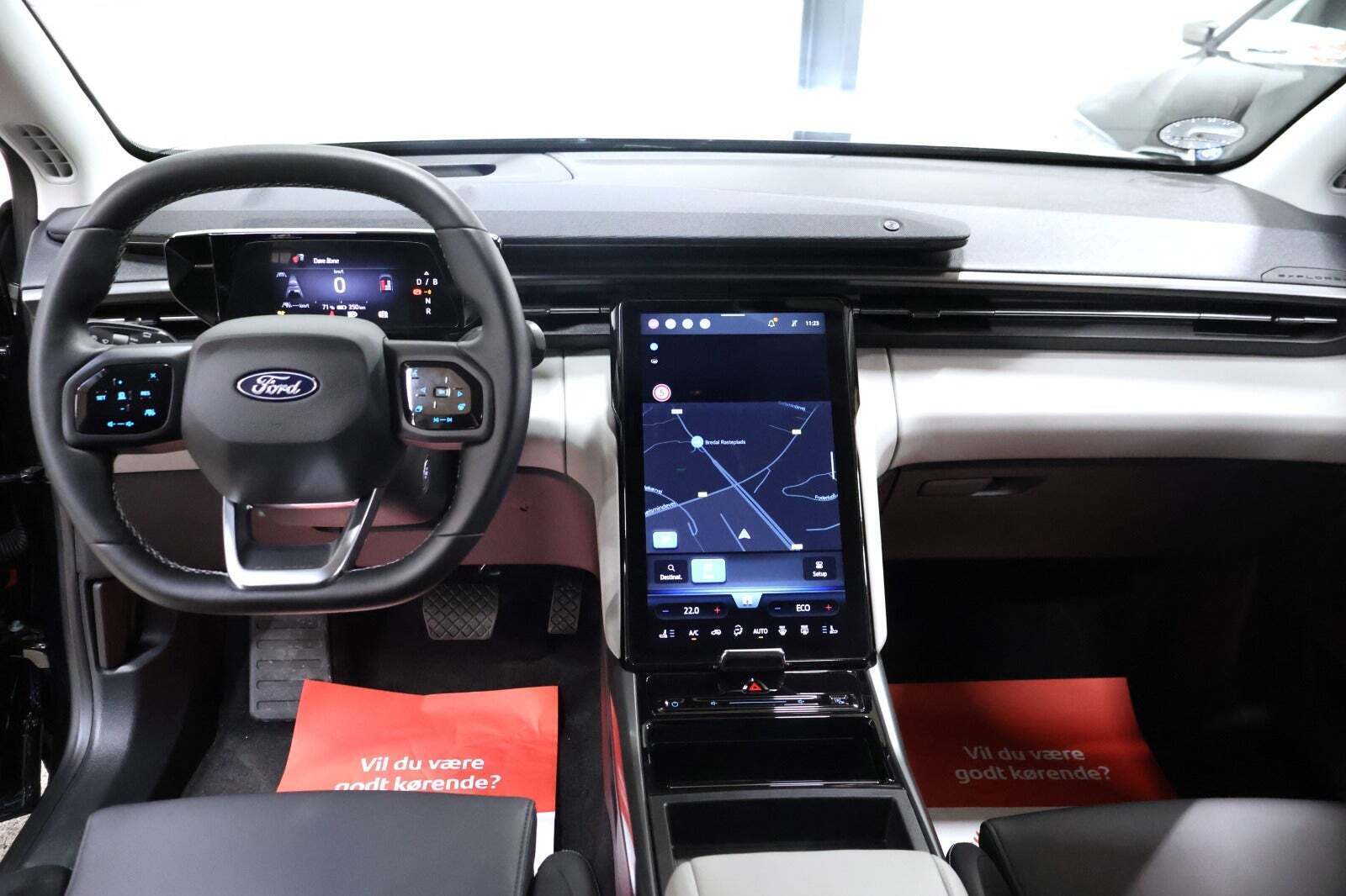 Ford Explorer 82 Select Extended Range