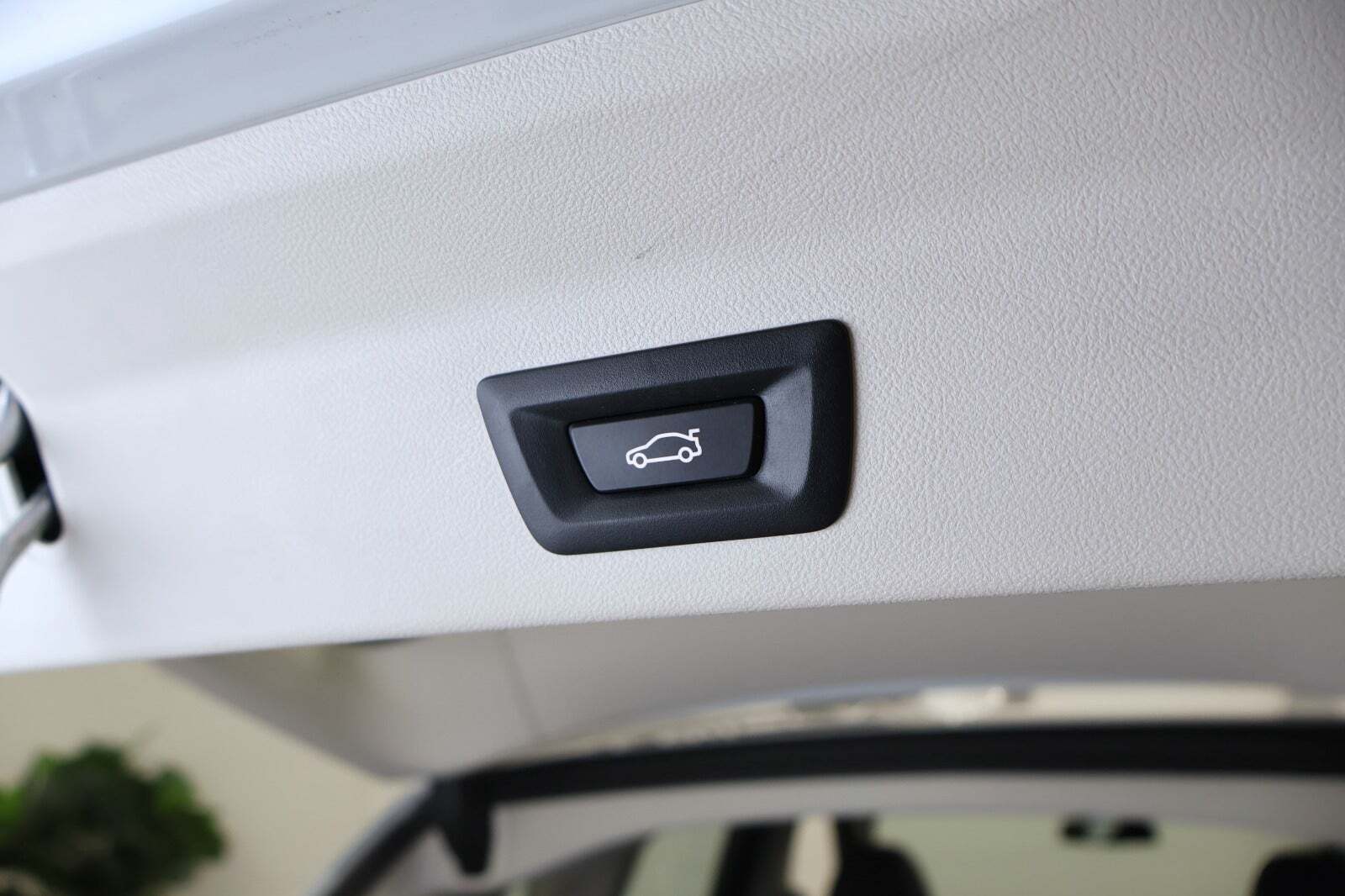 Hvid BMW iX3 fra 2021