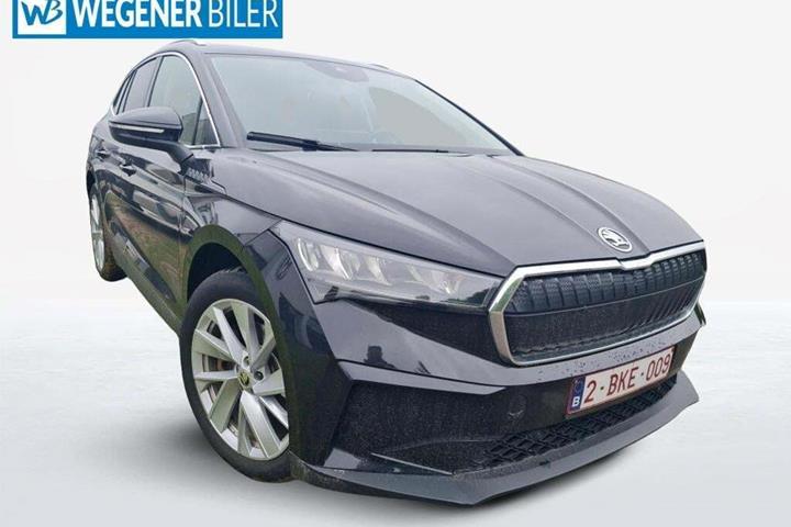 Sort Skoda Enyaq fra 2022 set udefra