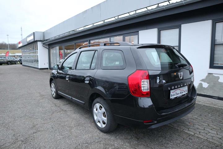 Sort Dacia Logan fra 2014