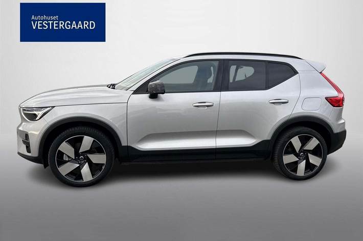 Sølv Volvo XC40 fra 2024