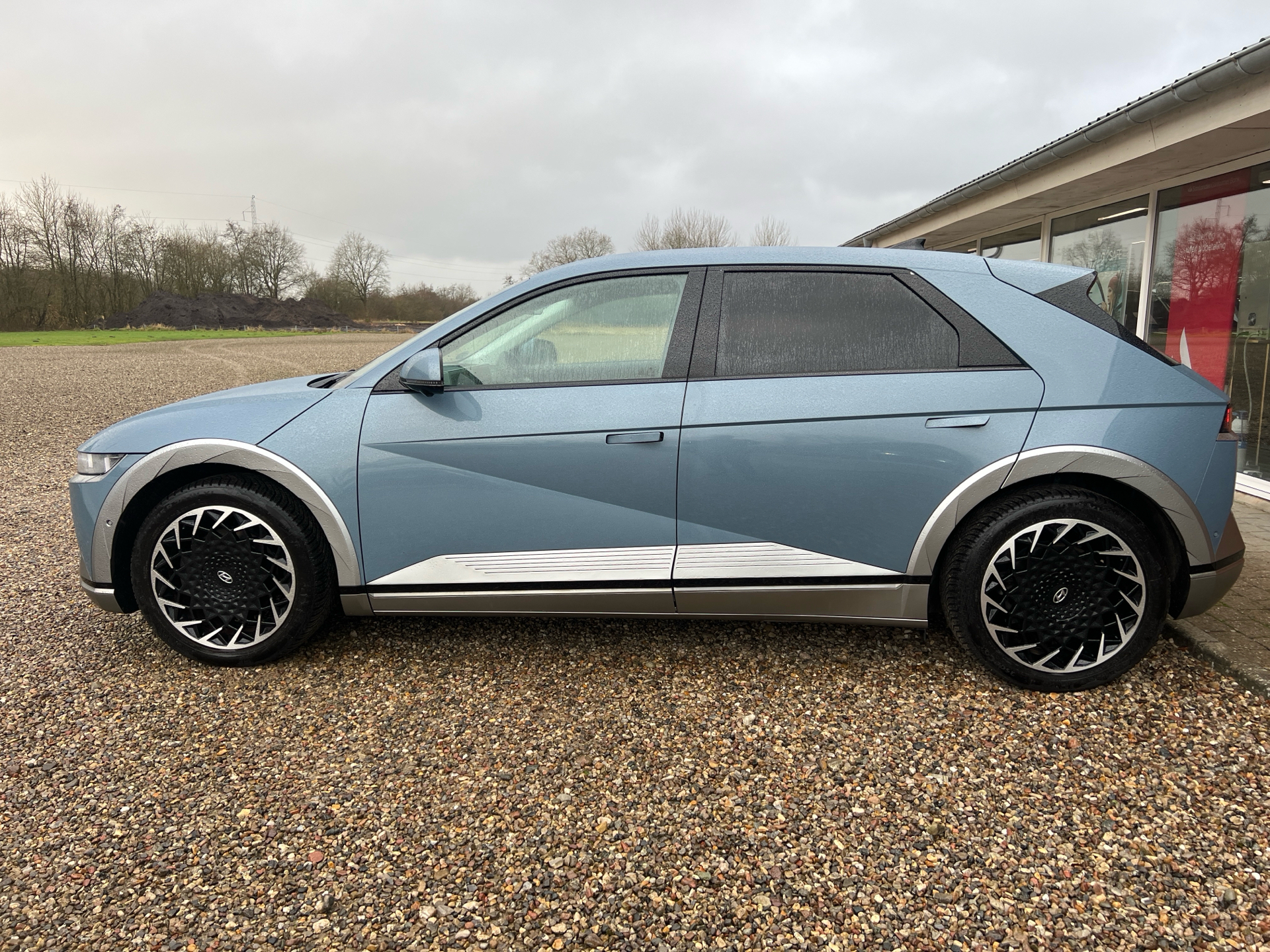 Blå Hyundai Ioniq 5 fra 2021