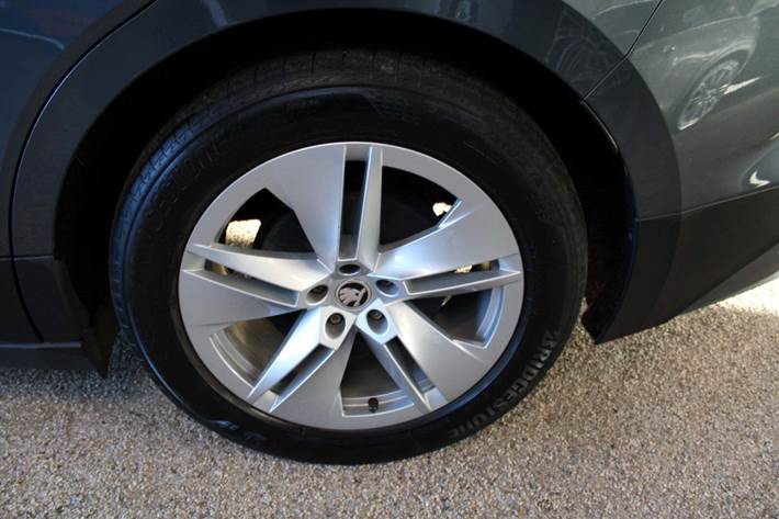 Grå Skoda Enyaq fra 2021