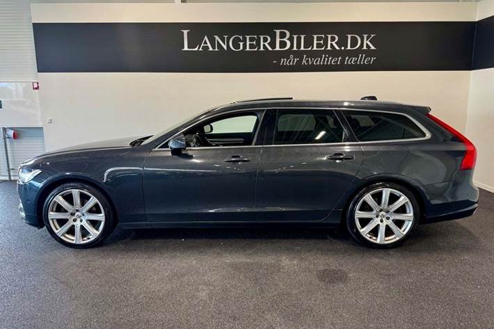 Blå Volvo V90 fra 2016