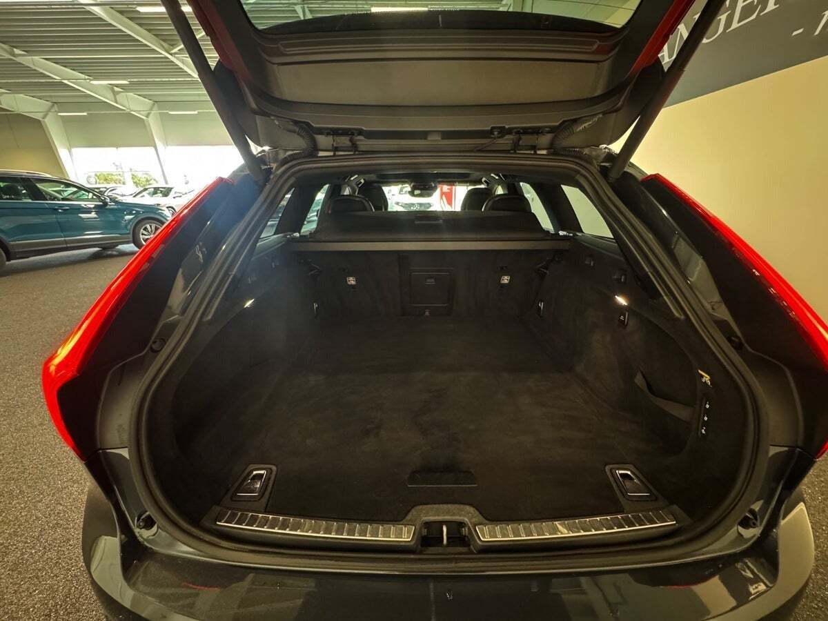Volvo V90 2,0 T5 254 Momentum aut.