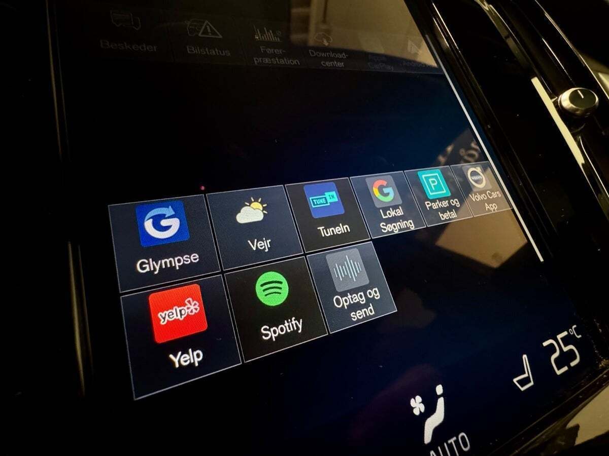 Blå Volvo V90 fra 2016