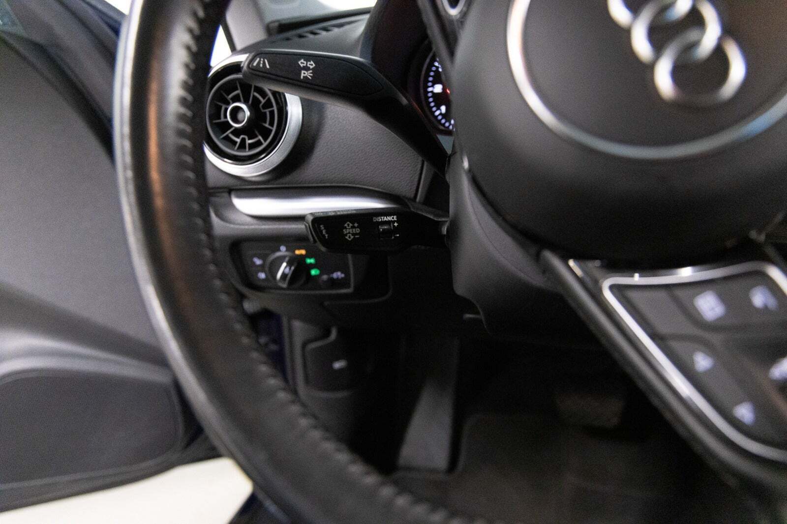 Blå Audi A3 fra 2020