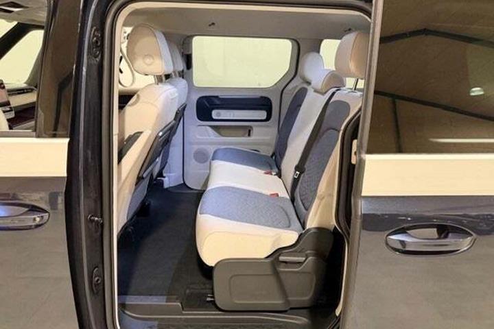Blå VW ID.Buzz fra 2023
