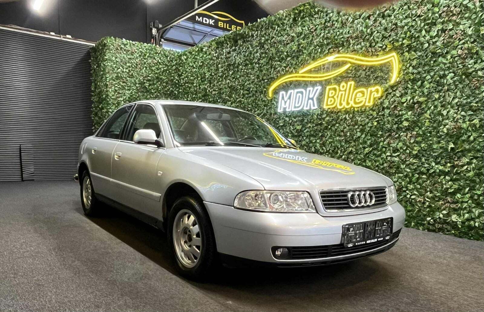 Audi A4 2,4 V6