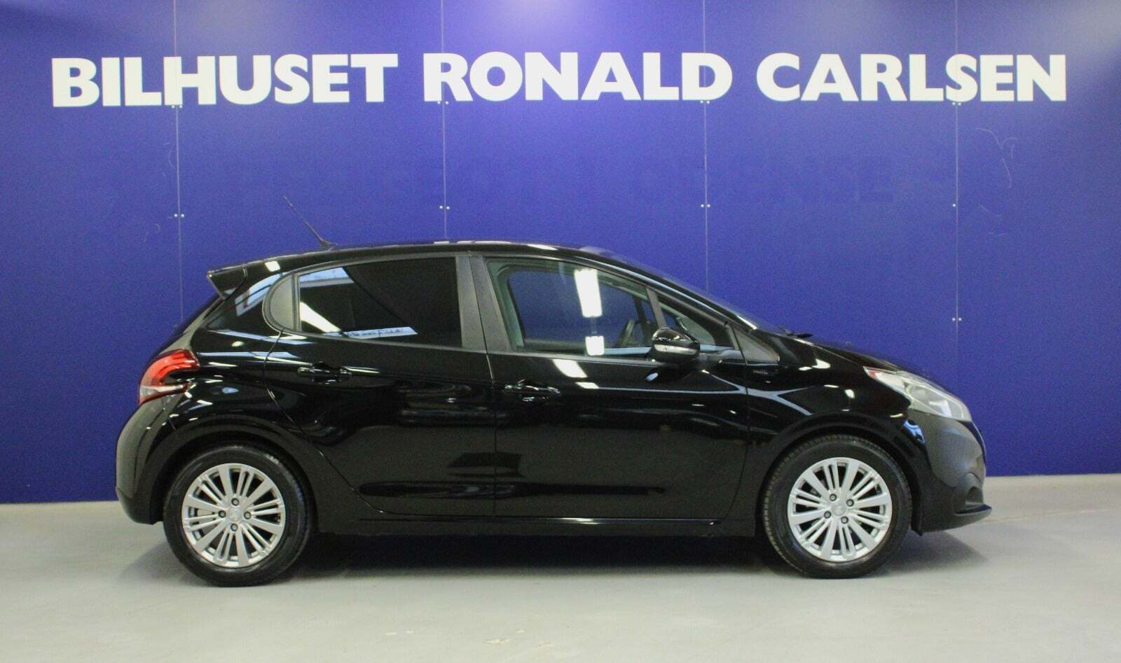 Sort Peugeot 208 fra 2018