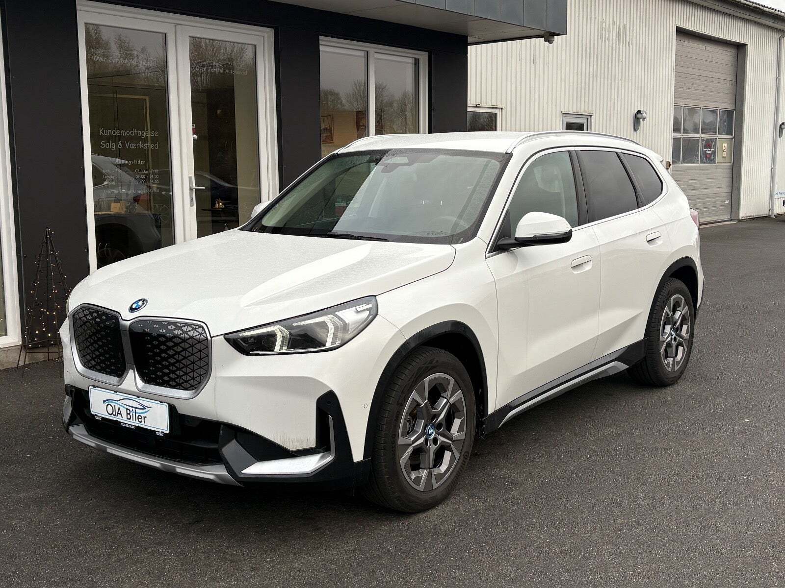 BMW iX1 eDrive20 X-Line