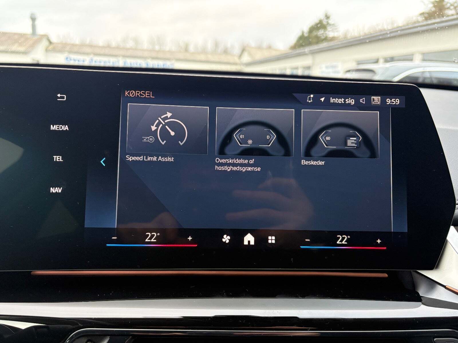 Hvid BMW iX1 fra 2024