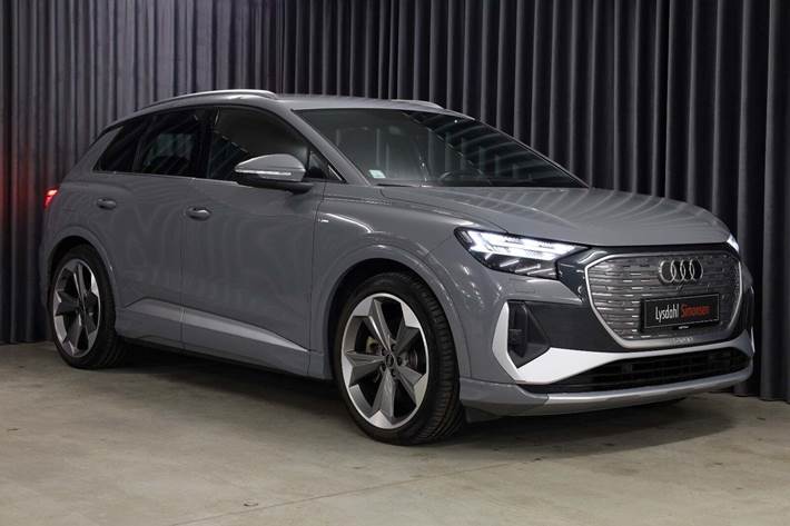 Grå Audi Q4 e-tron fra 2022 set udefra