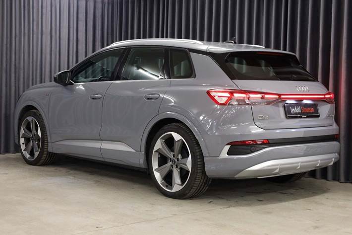 Grå Audi Q4 e-tron fra 2022