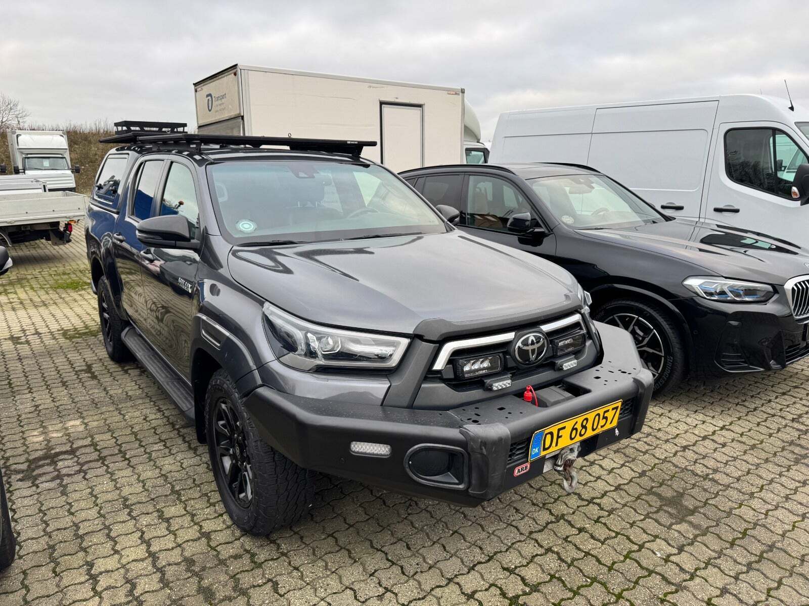 Toyota HiLux 2,8 D T4 Invincible Db.Kab aut.