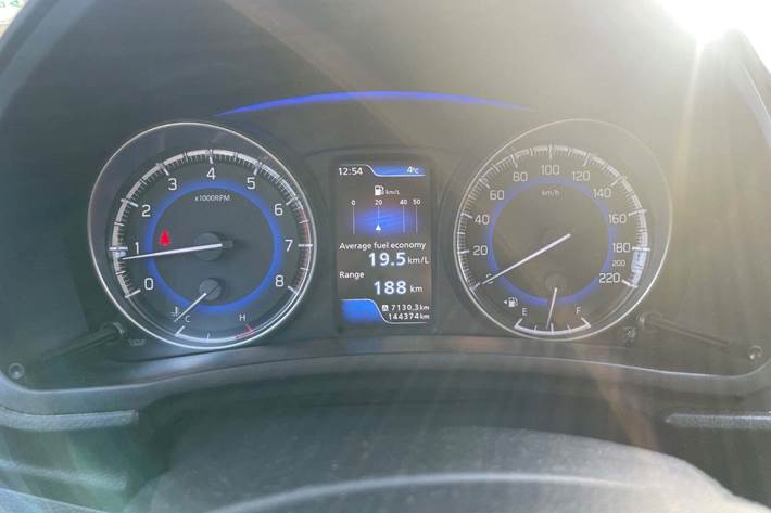 Grå Suzuki Baleno fra 2016