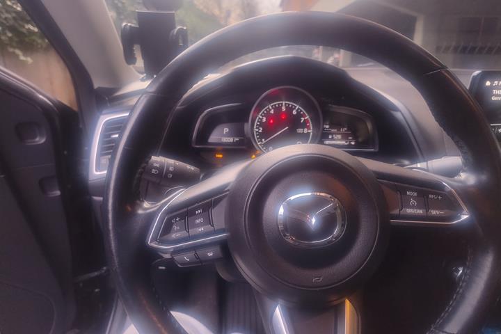 Sort Mazda 3 fra 2018