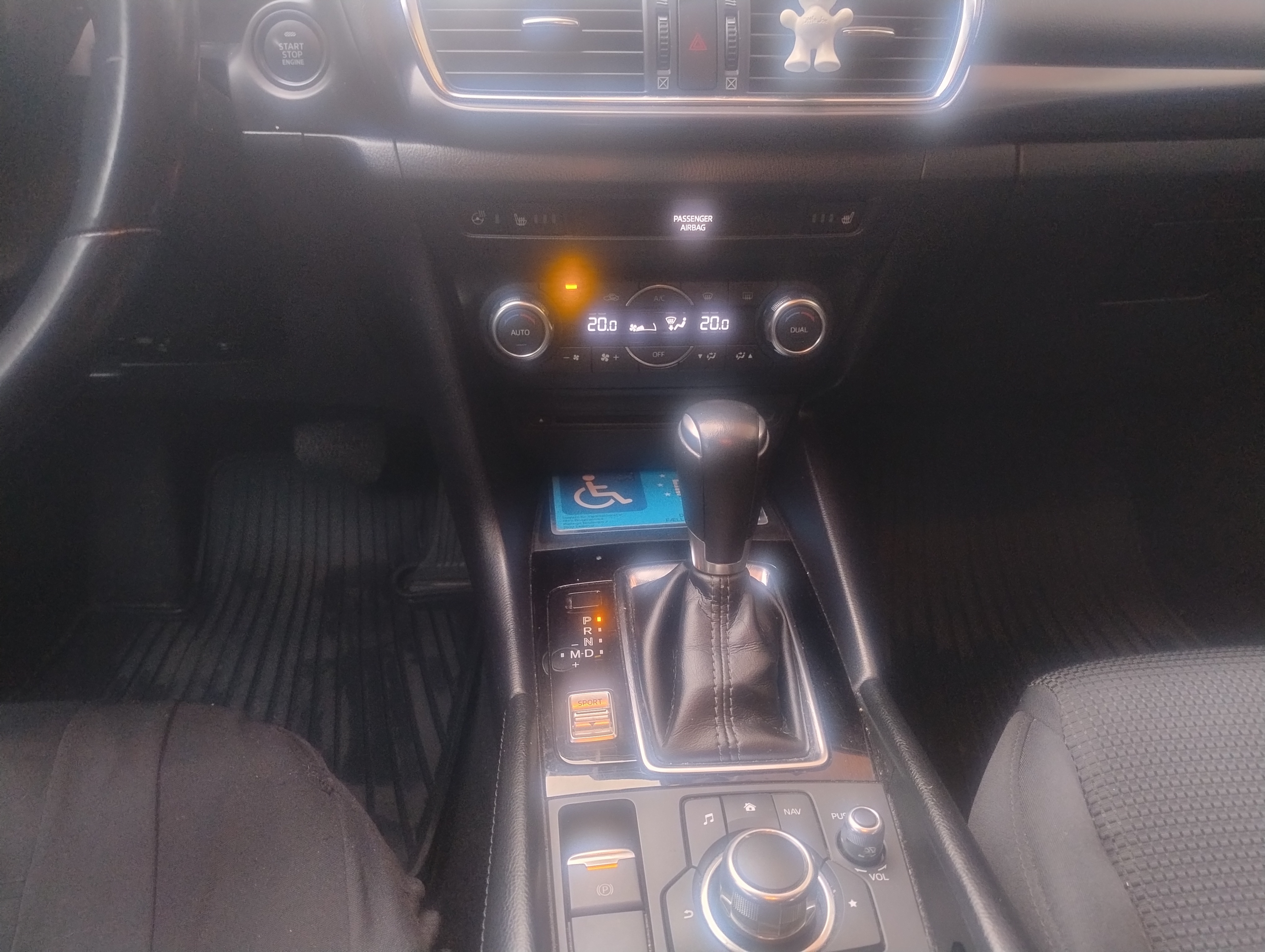 Sort Mazda 3 fra 2018