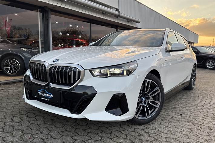 Hvid BMW i5 fra 2024