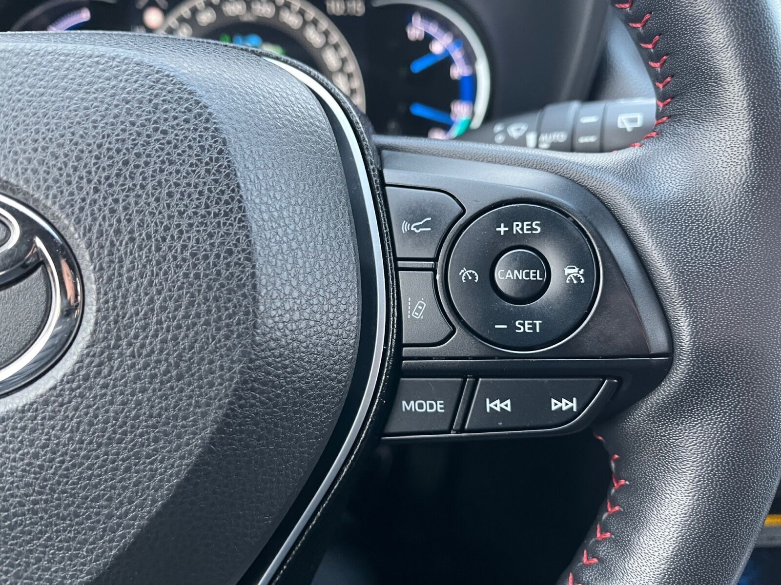 Grå Toyota RAV4 Plug-in fra 2021