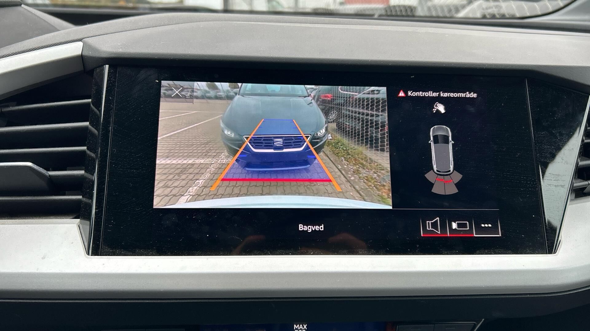 Hvid Audi Q4 fra 2021