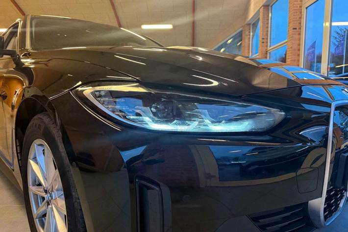 Sort BMW i4 fra 2023