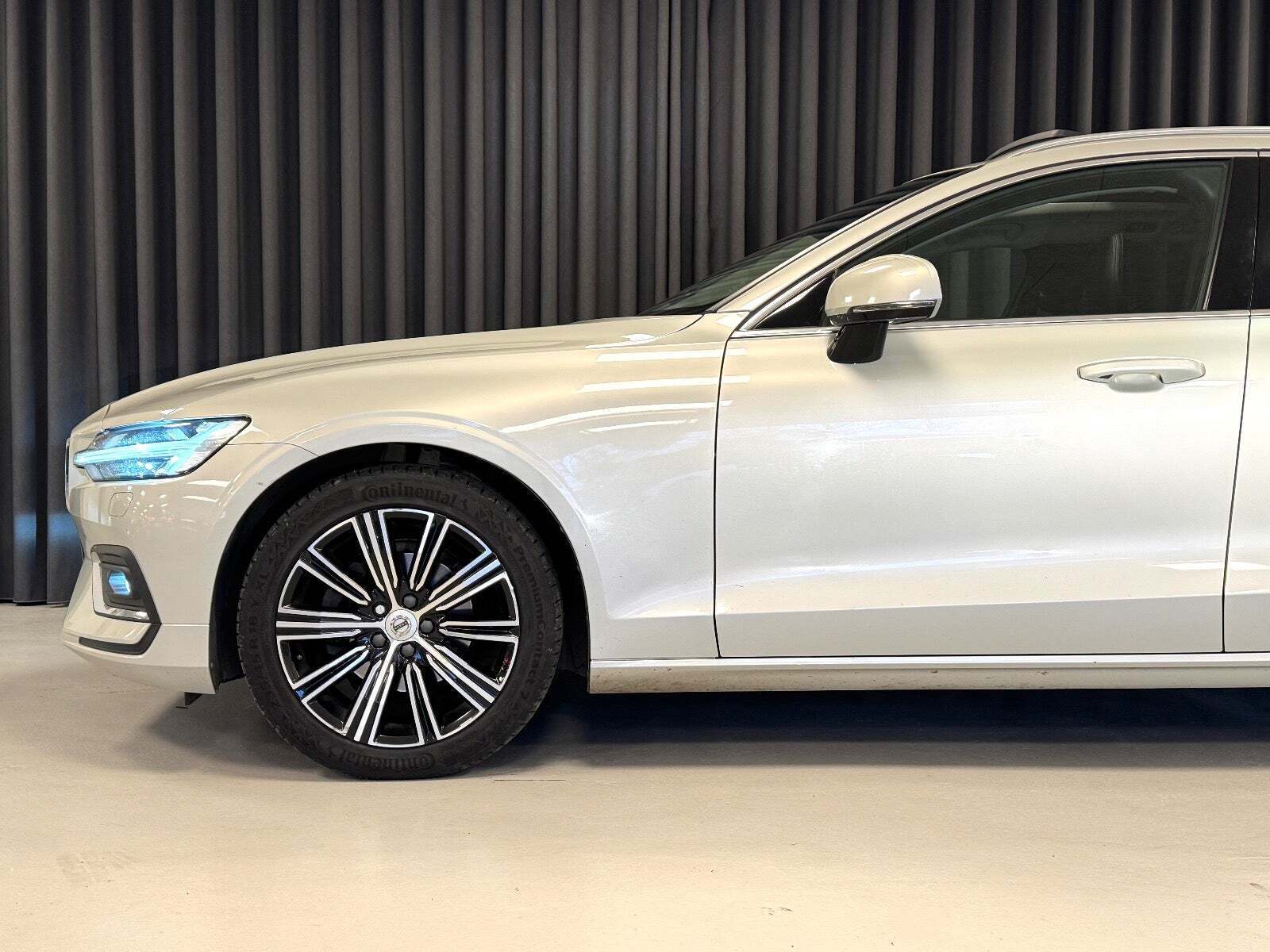 Sølv Volvo V60 fra 2019