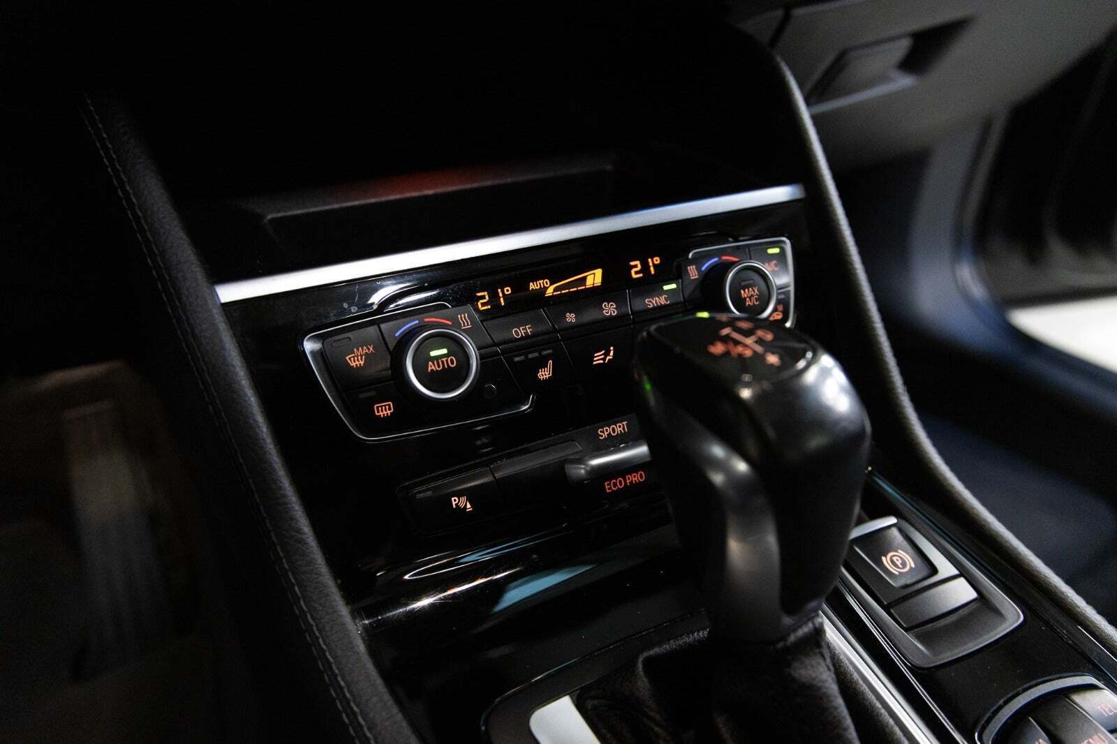 Sort BMW 220i fra 2016