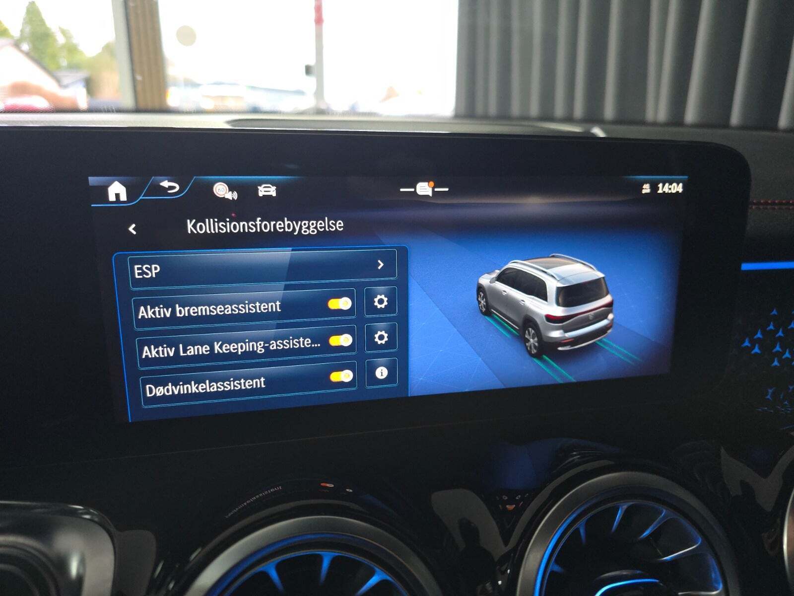 Sort Mercedes EQB250+ fra 2024