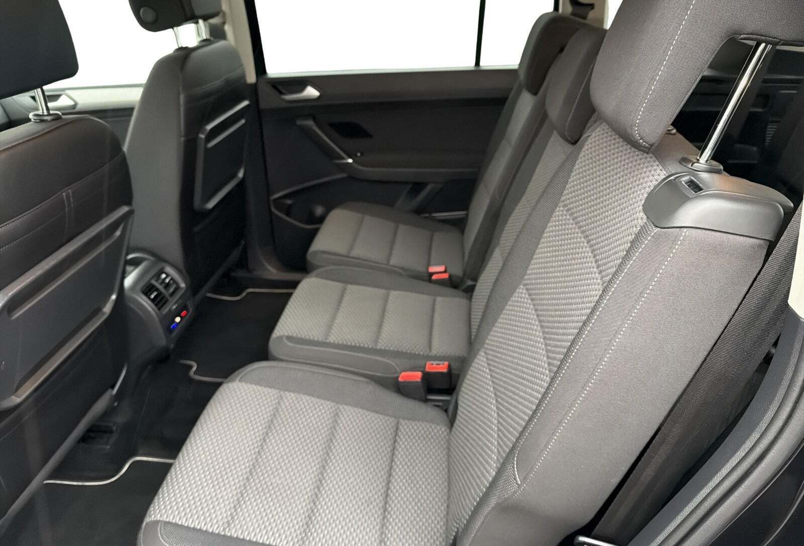 VW Touran 2,0 TDi 115 Comfortline DSG 7prs