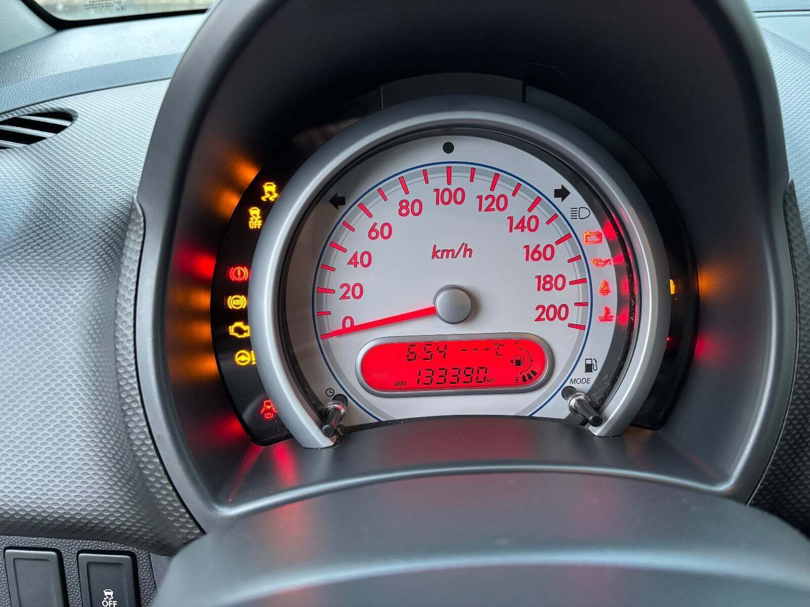 Grå Suzuki Splash fra 2012