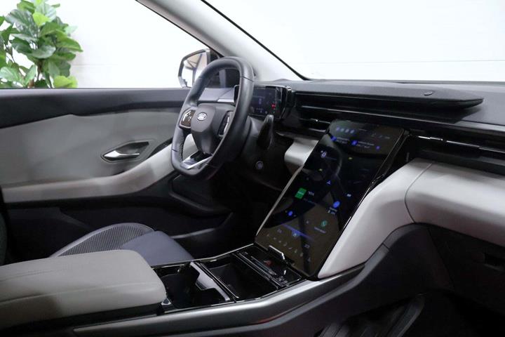 Sort Ford Explorer fra 2024