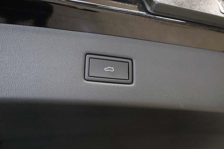 Sort Ford Explorer fra 2024