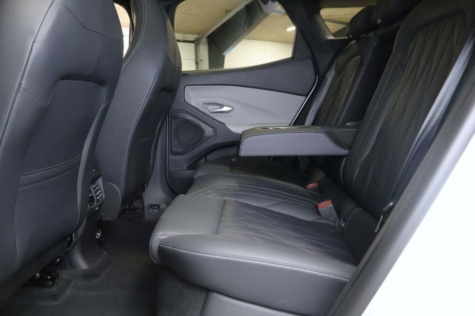 Hvid Ford Explorer fra 2024