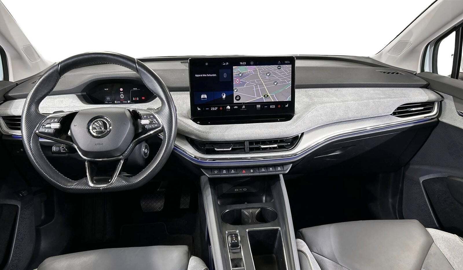 Hvid Skoda Enyaq fra 2021