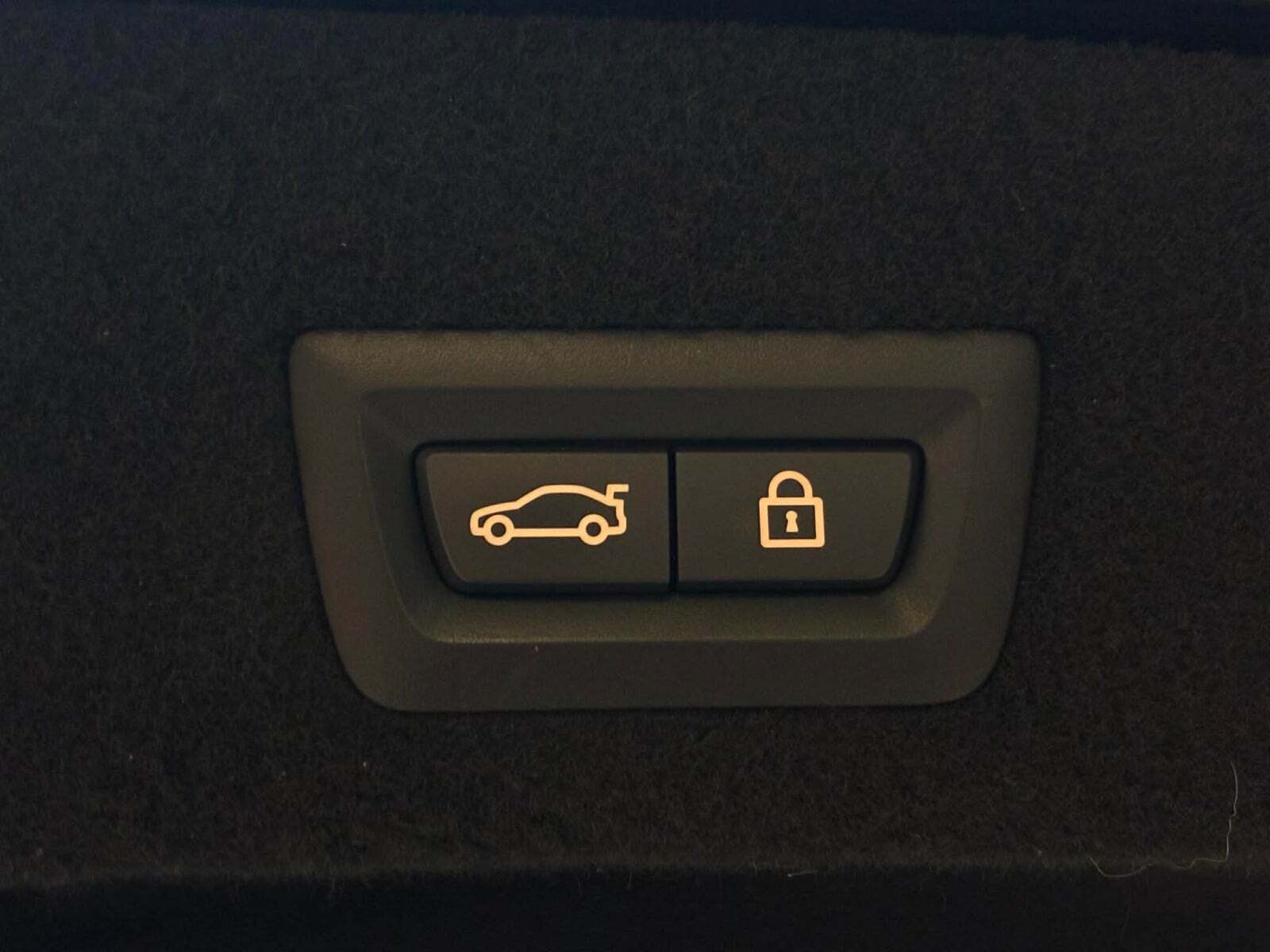 Sort BMW 745Le fra 2019