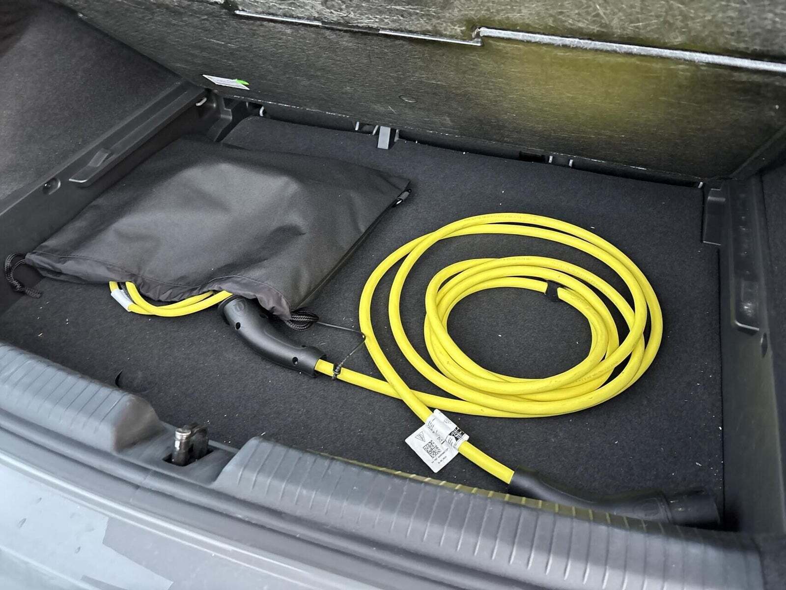 Grå Cupra Born fra 2025