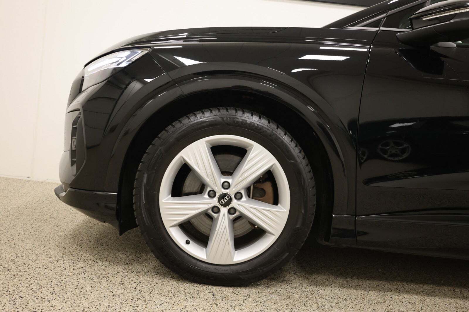 Sort Audi Q4 e-tron fra 2022