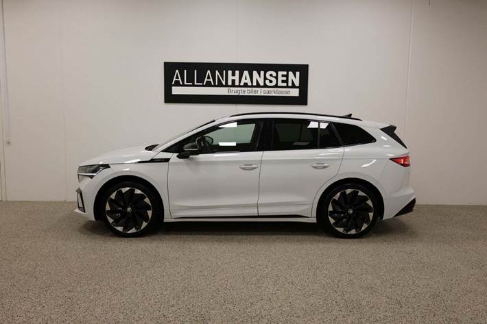 Hvid Skoda Enyaq fra 2022