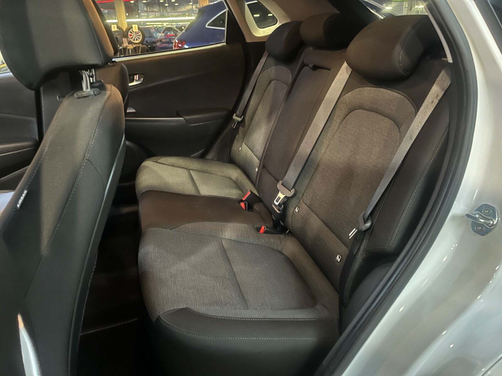 Hvid Hyundai Kona fra 2022