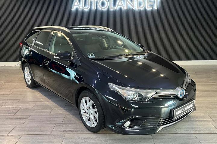 Sort Toyota Auris fra 2018 set udefra