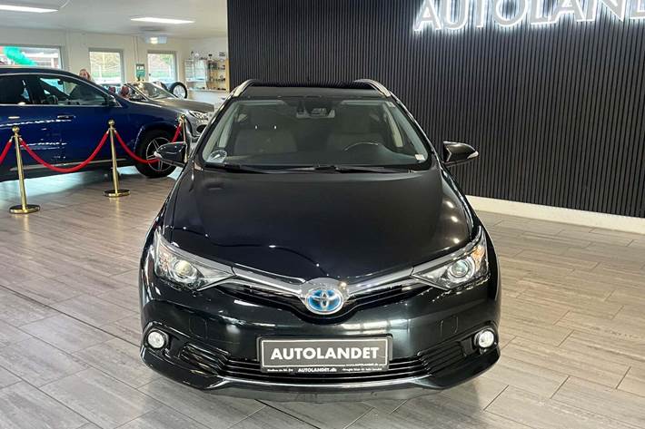 Sort Toyota Auris fra 2018