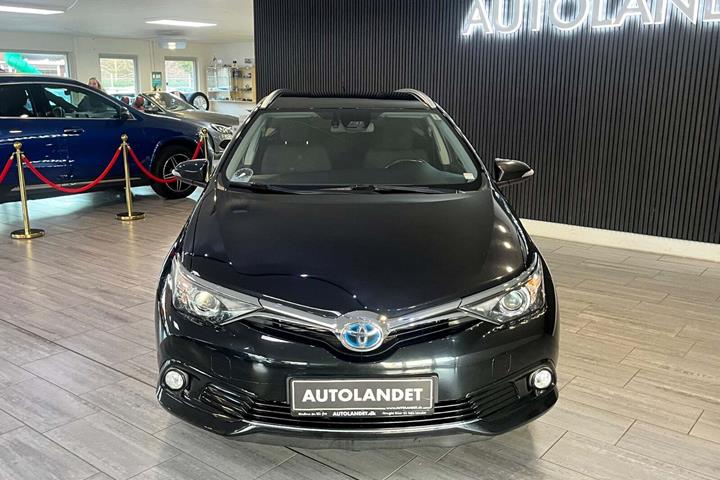 Sort Toyota Auris fra 2018