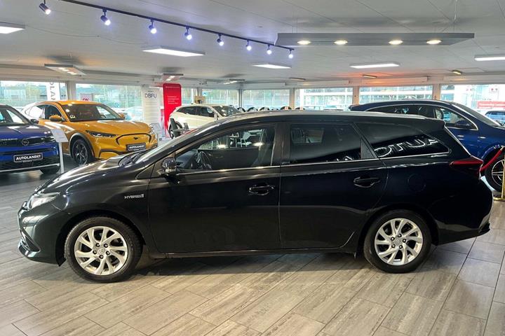 Sort Toyota Auris fra 2018