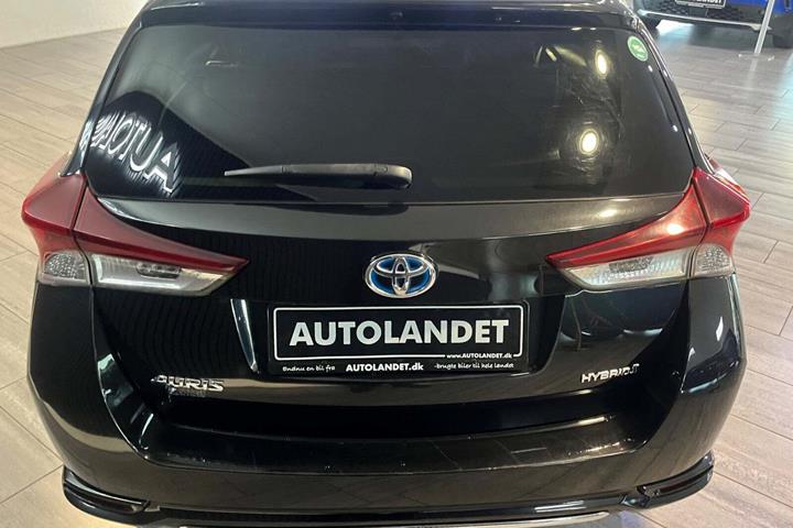 Sort Toyota Auris fra 2018