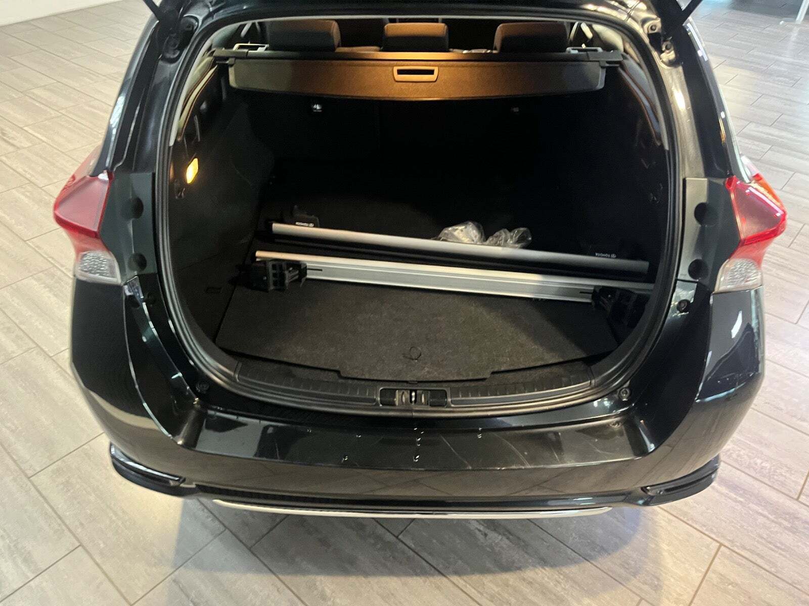 Toyota Auris 1,8 Hybrid H2 Comfort Touring Sports CVT