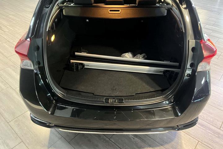 Sort Toyota Auris fra 2018